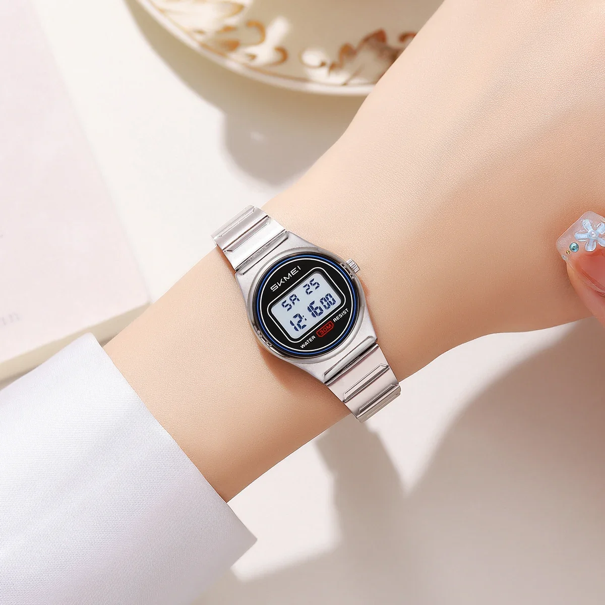 SKMEI 2338 montre petites mont - Women Accessories Display avis et prix