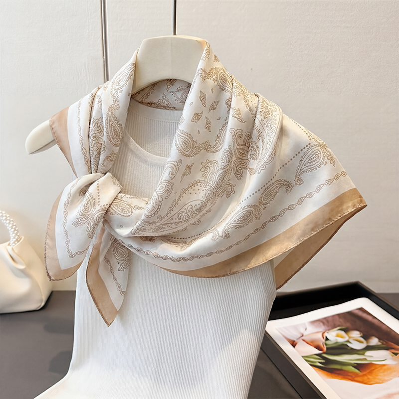 Foulard carré vintage beige à  - Women'S Accessories For Neck avis et prix